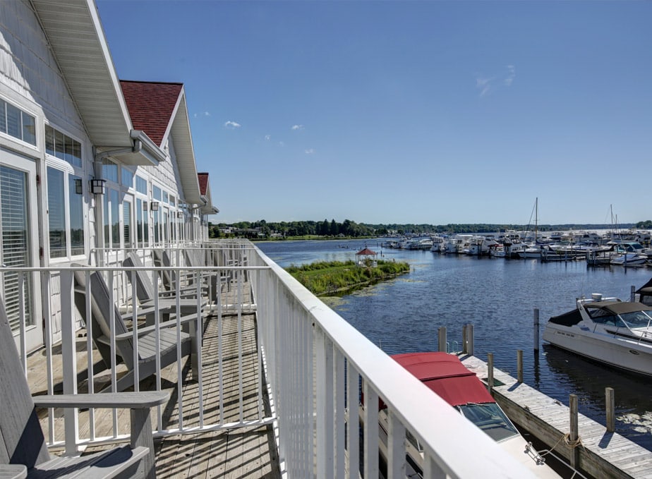 Room image of Lakeview With Kitchen at the Weathervane Inn.